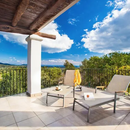 Villa Macia *
